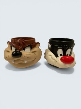 Set of 2 Vintage 1990s KFC Looney Tunes 3D Plastic Mugs Sylvester and Taz